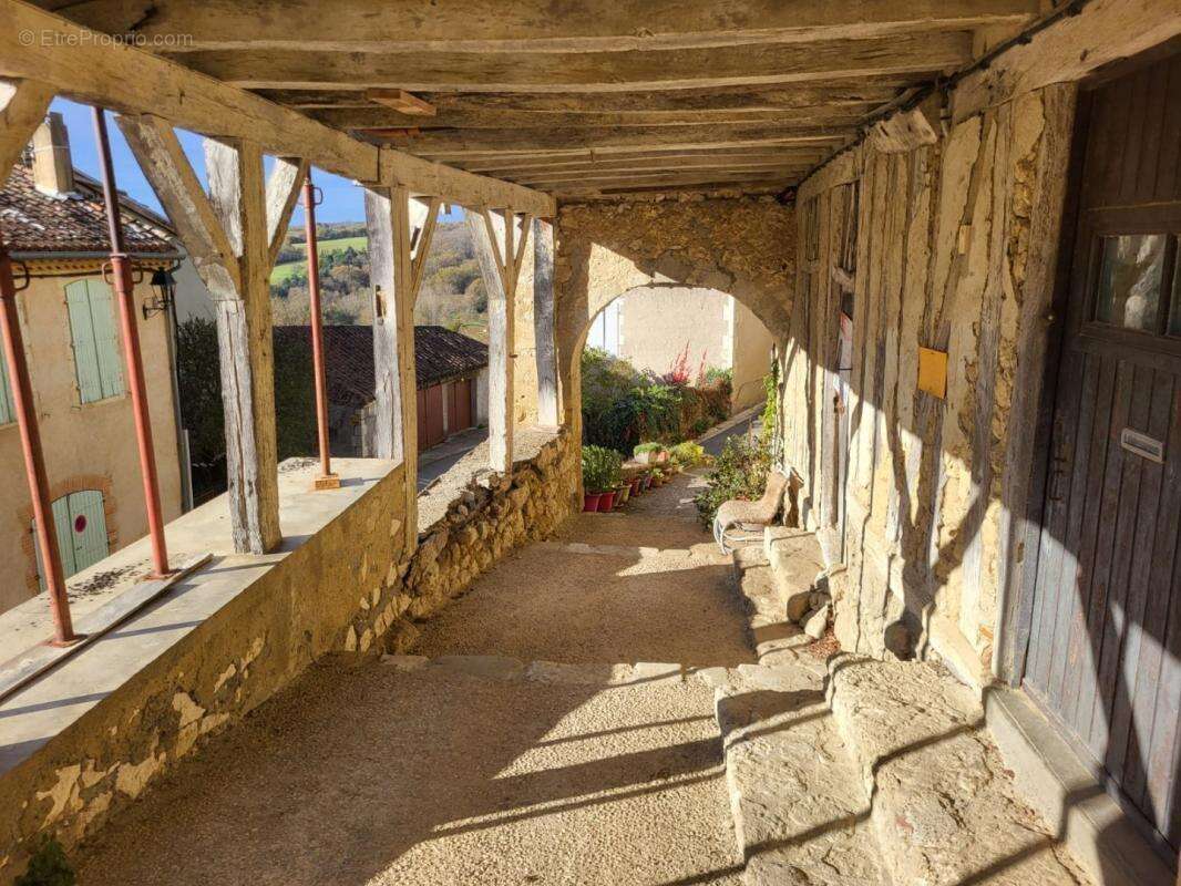 Maison à CASTELNAU-BARBARENS