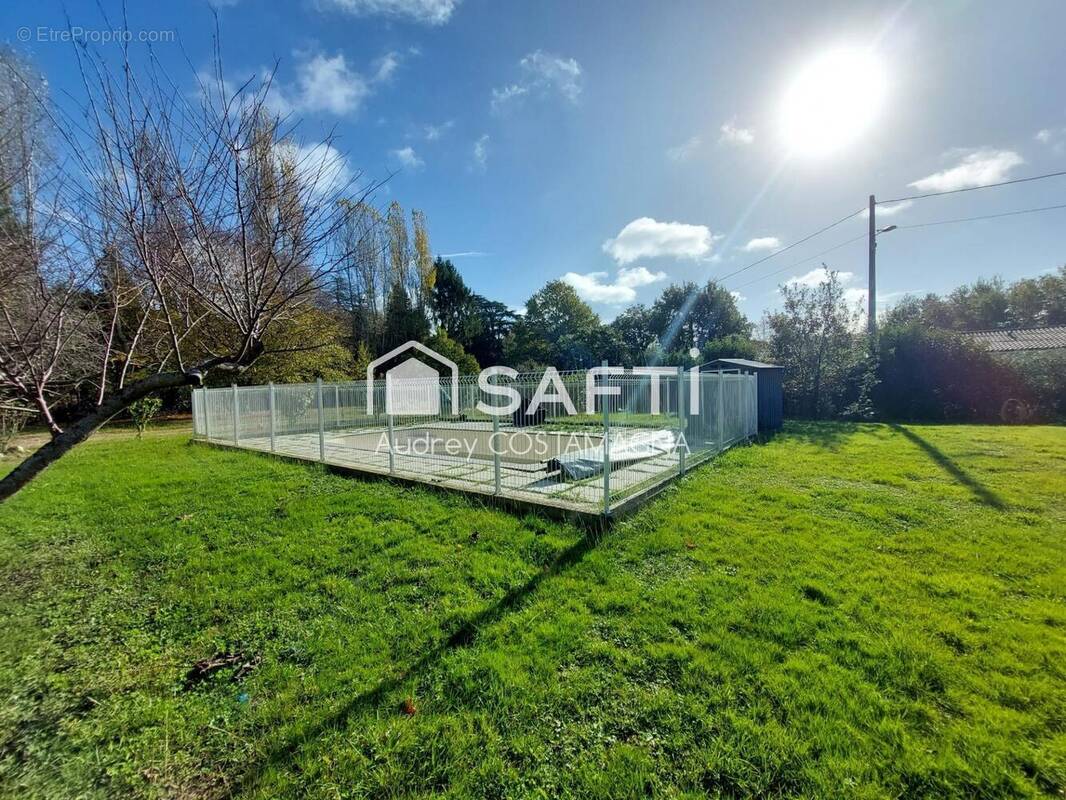 Photo 1 - Terrain à MONTECH