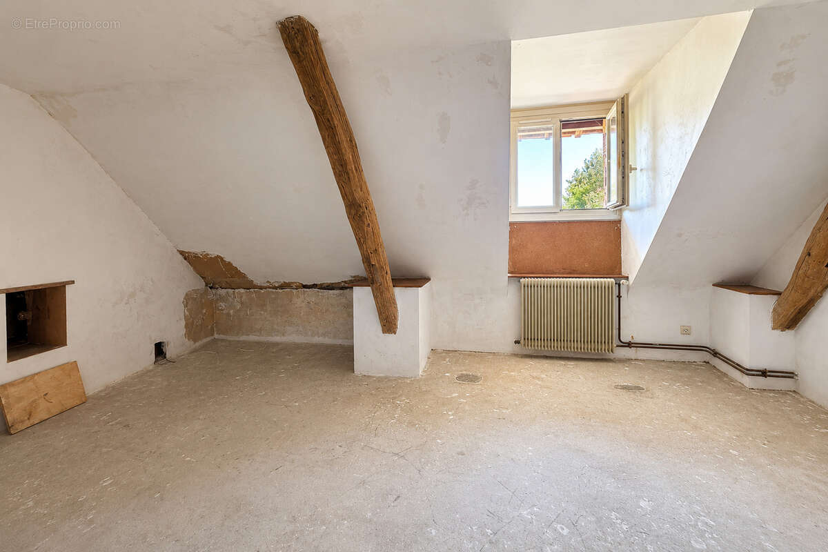 Ensemble immobilier avec dépendances sur plus de 12 000 m2 - photo 13