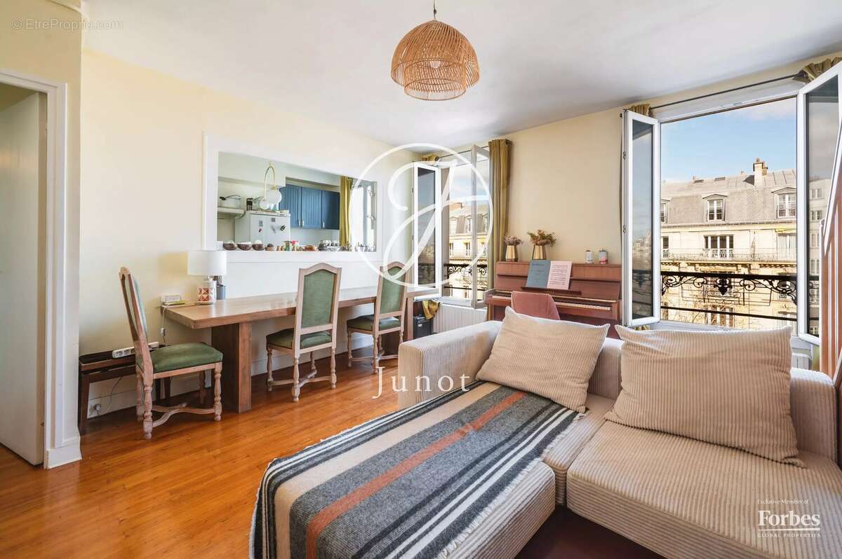 Appartement à PARIS-17E
