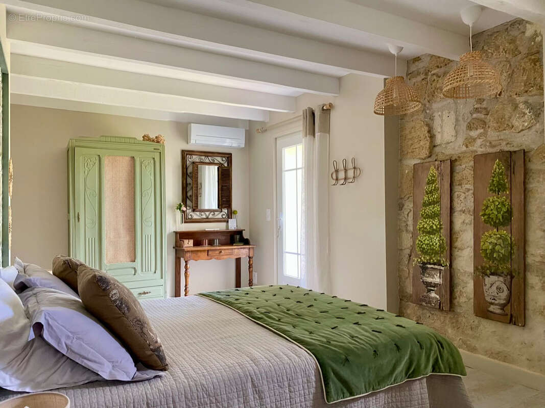 Maison à SAINT-EMILION