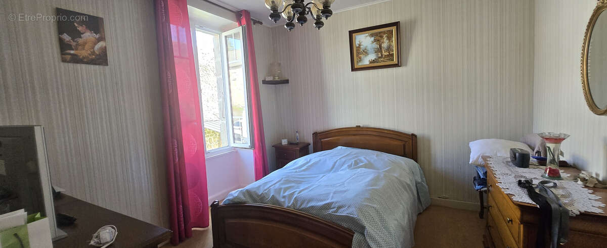 Maison à SAINT-JULIEN-LE-PELERIN