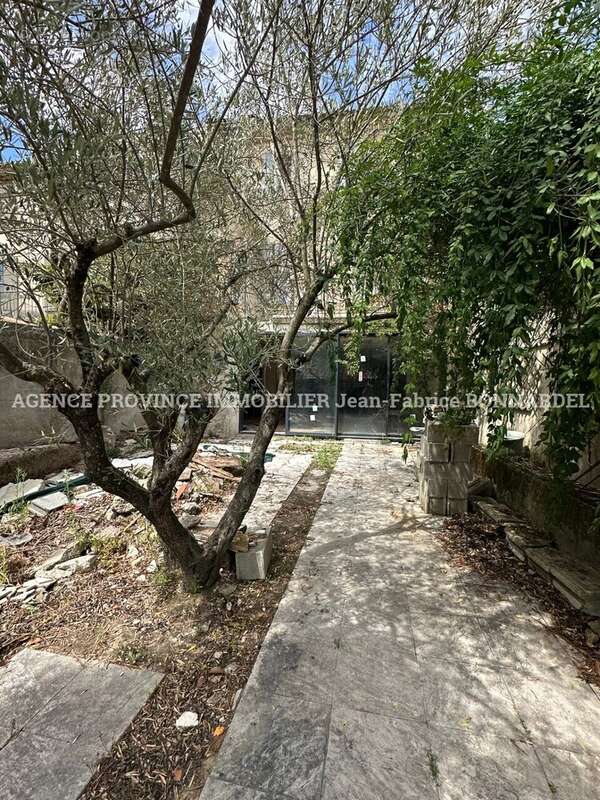 Maison 356 m² à Grignan  - photo 3