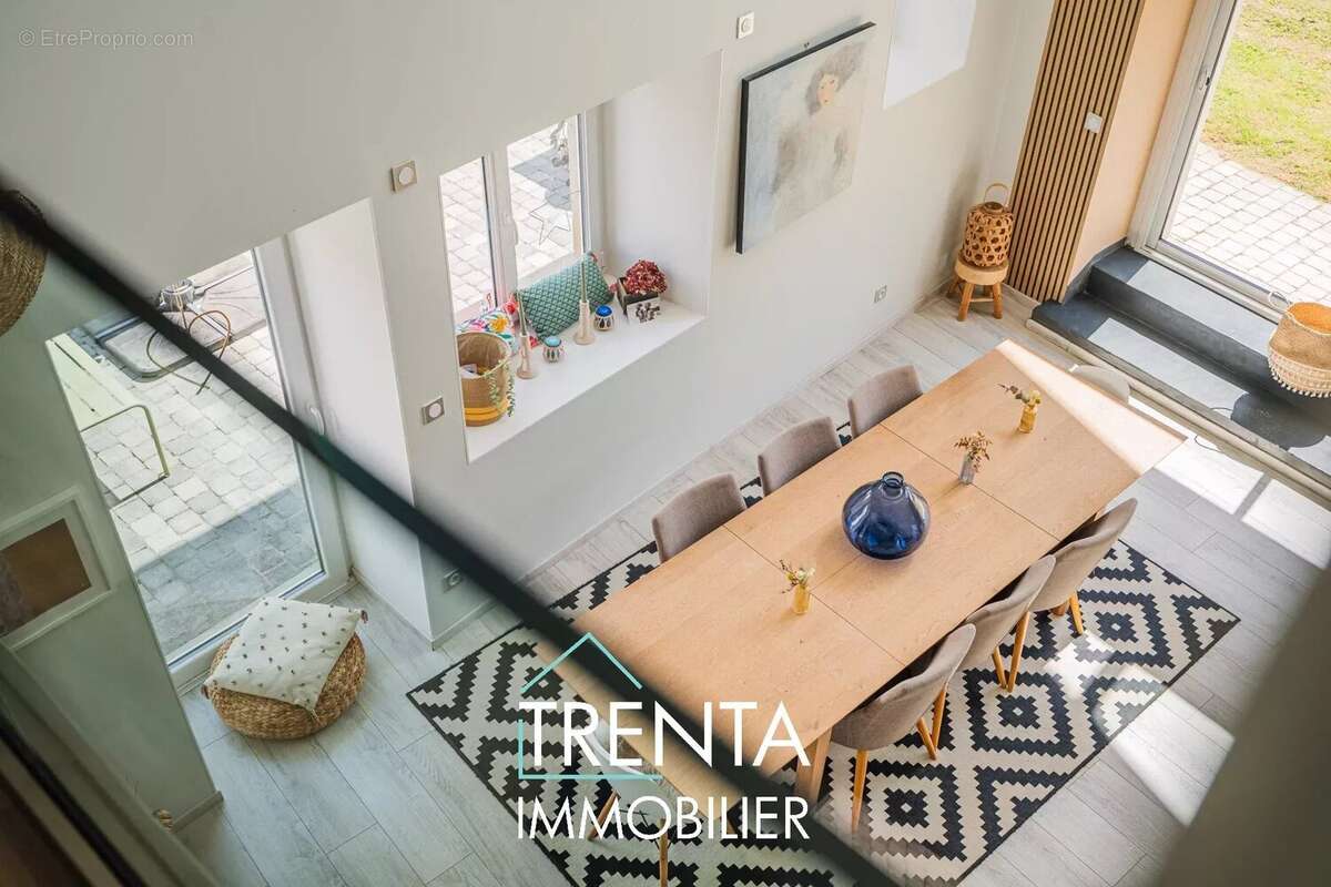 Maison à SAINT-ETIENNE-DE-CROSSEY