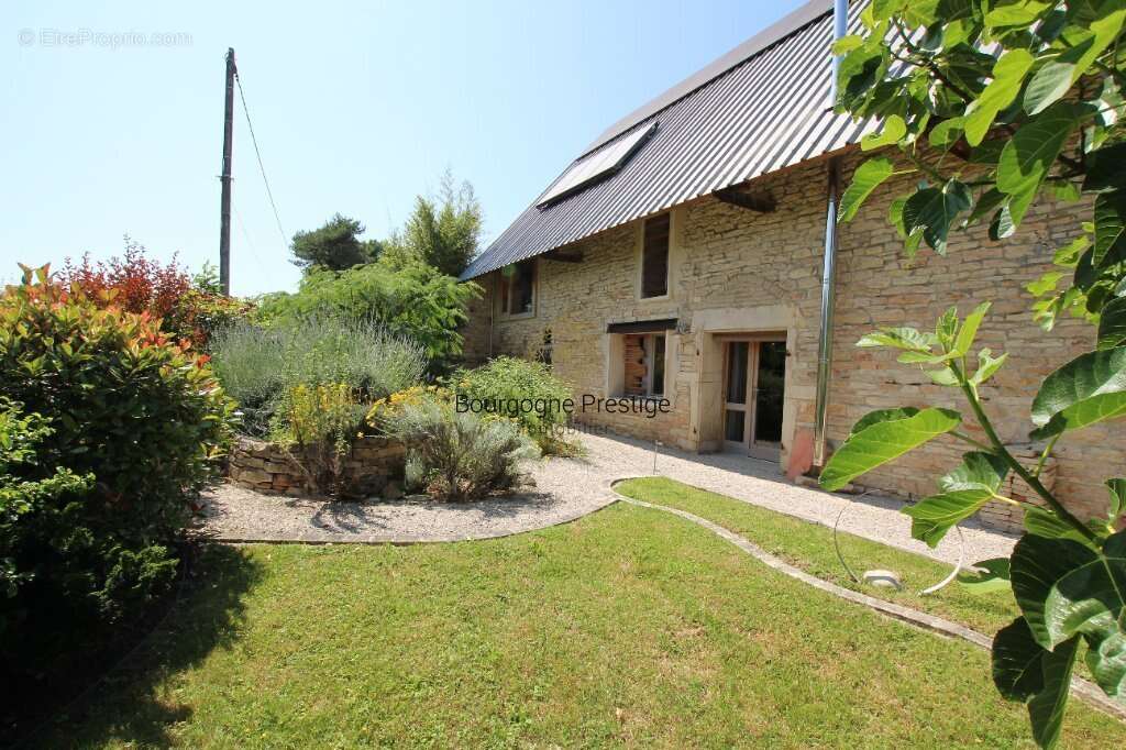 Rare belle propriete contemporaine et ecologique au coeur de la campagne en bord de riviere - photo 6