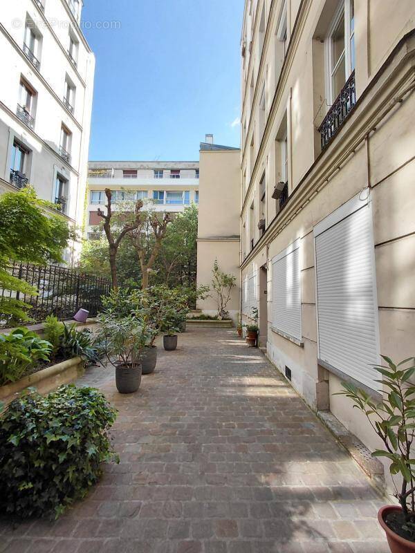 Appartement à PARIS-17E