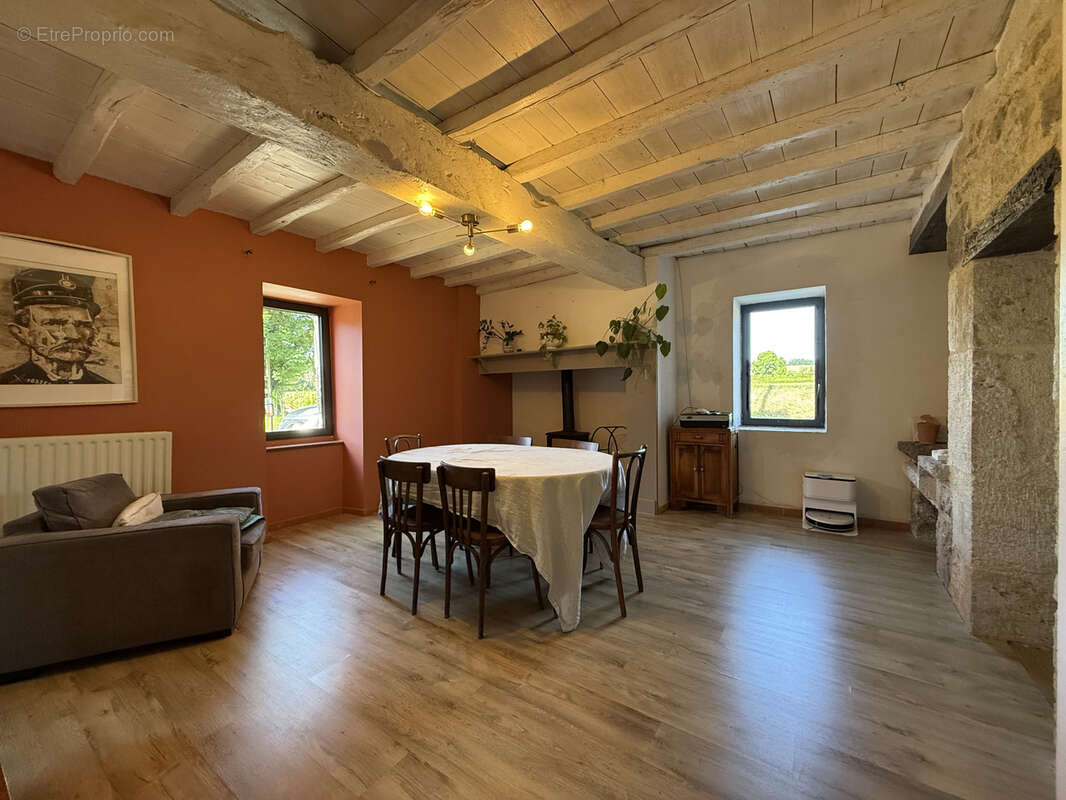 Secteur condom—maison de hameau avec dependances sur 1658m2 - photo 7