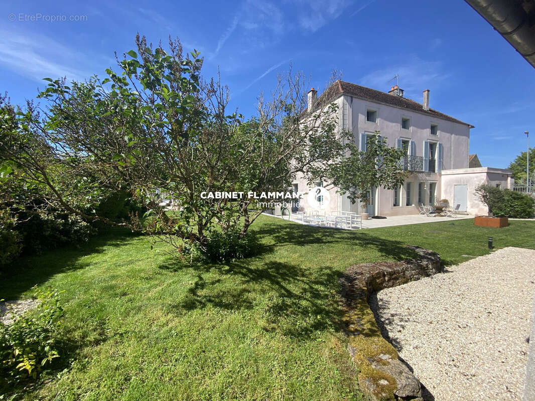Maison 250 m² à Semur-En-Auxois  - photo 2