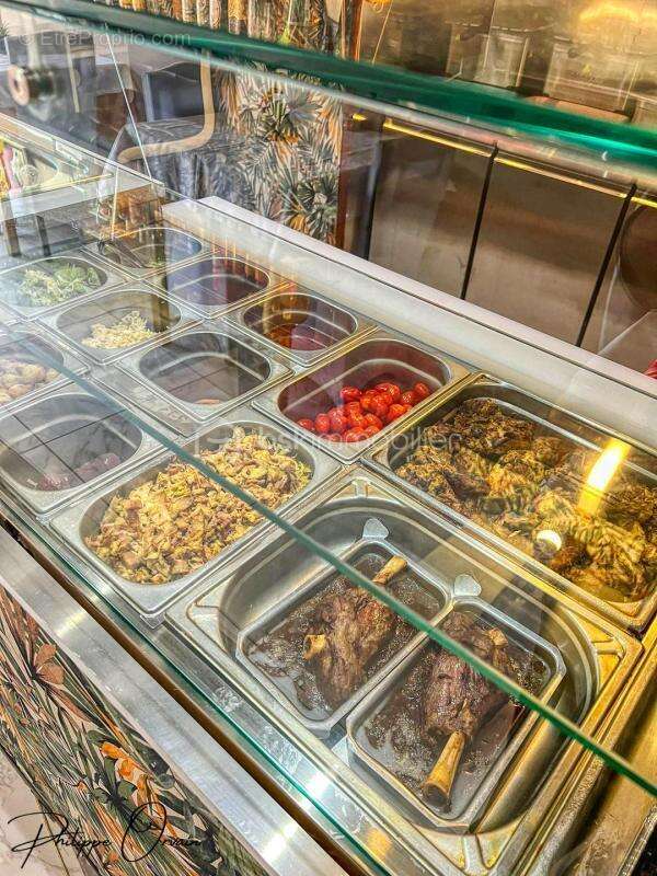 Commerce à VARREDDES