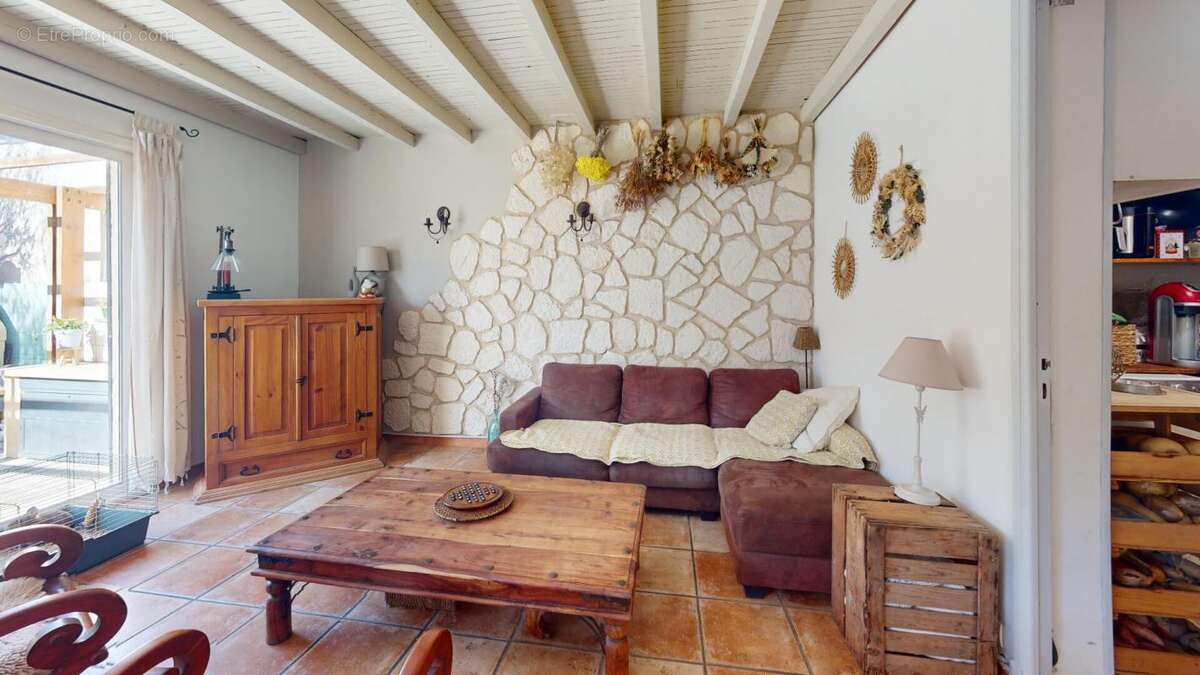 Maison à VILLELONGUE-DELS-MONTS