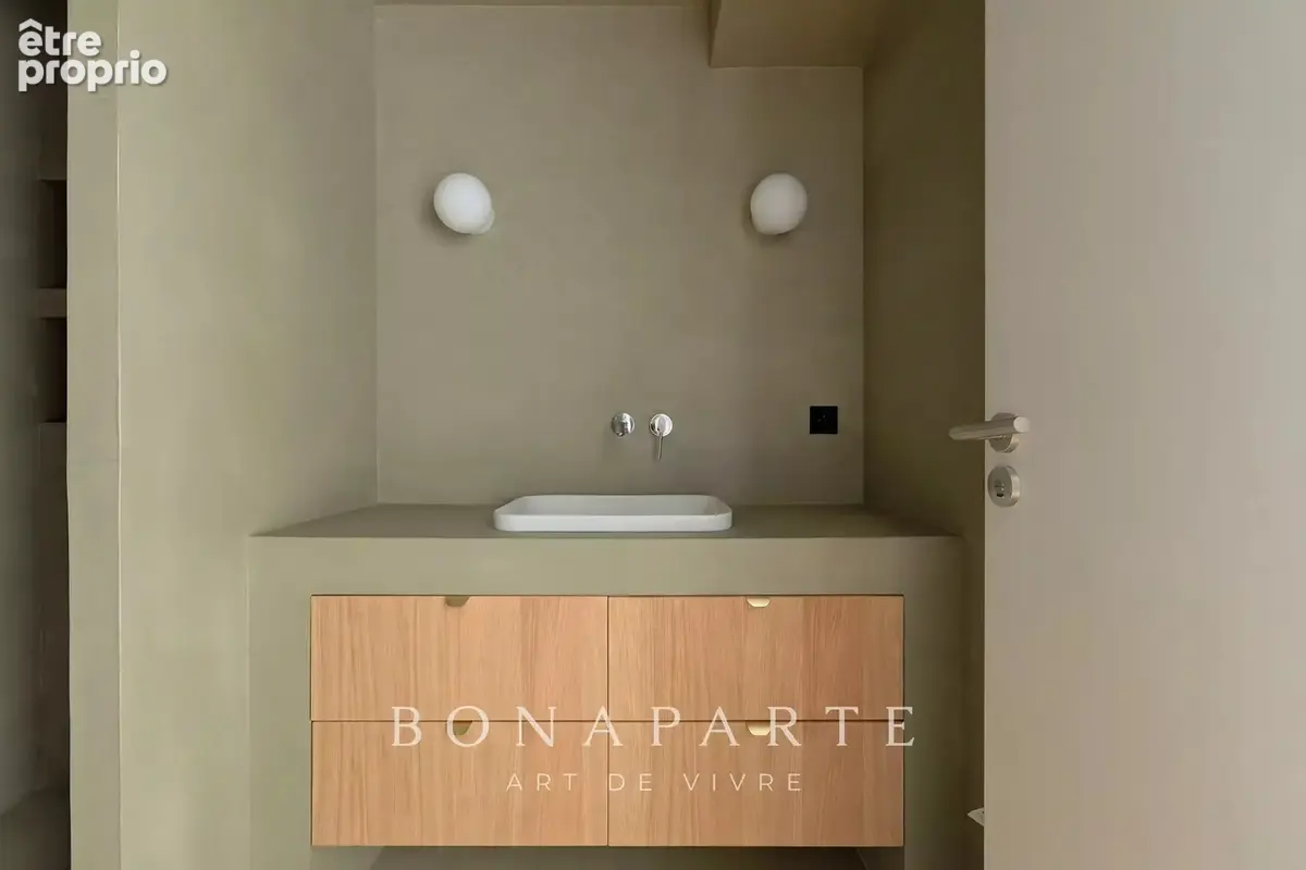 PARIS 9 - Duplex entièrement rénové - photo 22