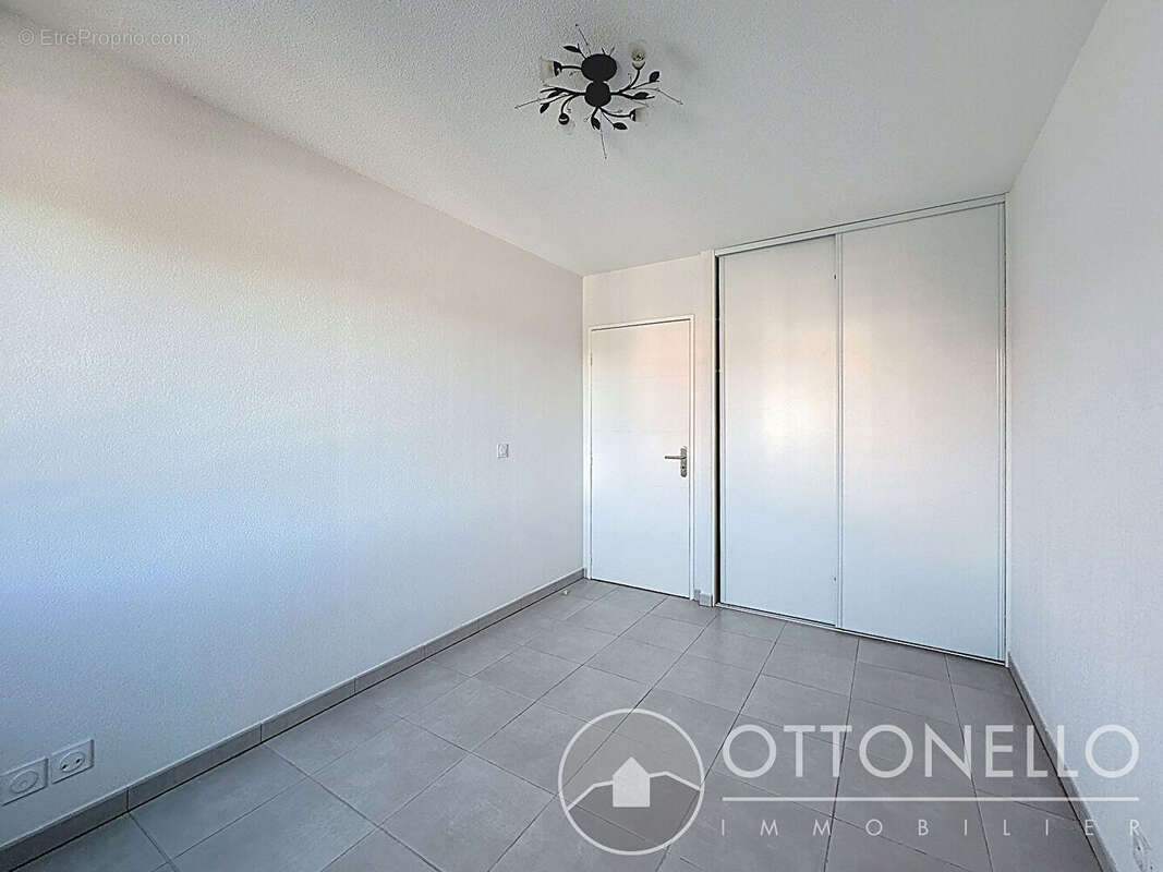 Appartement à ROQUEBRUNE-SUR-ARGENS