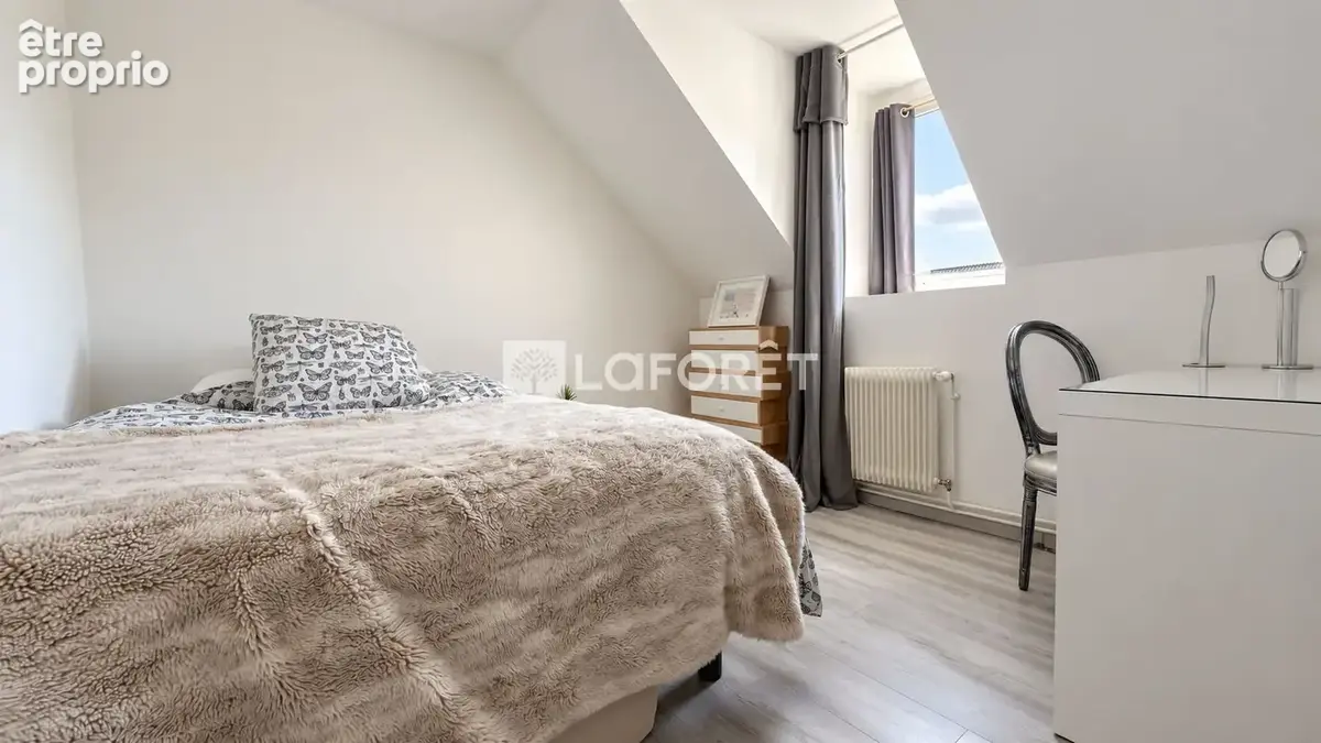Exclusivité à Albertville : Charmante maison 4 pièces rénovée  en parfait état ! - photo 6