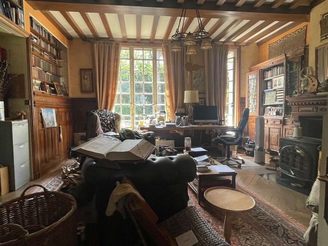 374 m² à Bernay  - photo 7