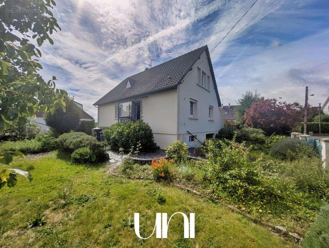 Maison à LOUVIGNY