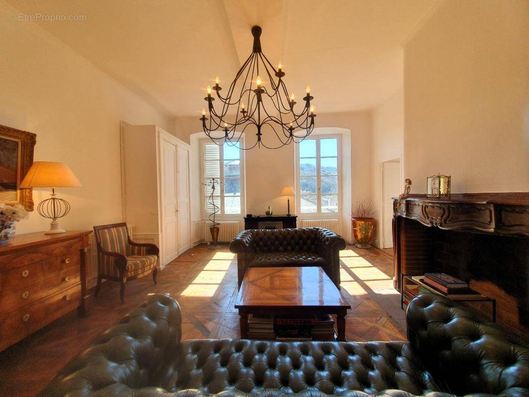 Appartement à VILLEFRANCHE-DE-ROUERGUE