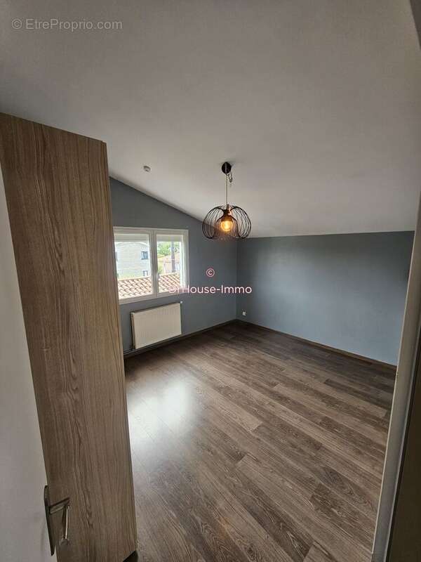 Maison 155 m² à Ambares-Et-Lagrave  - photo 18