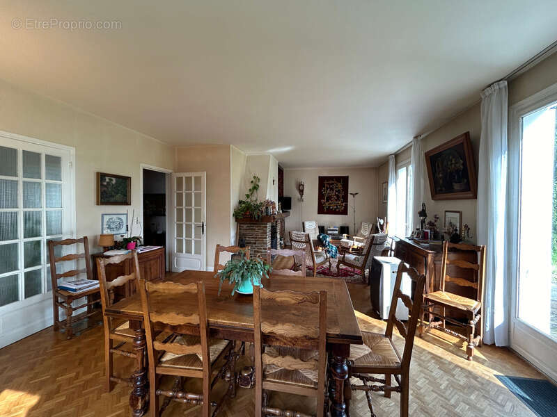 Maison à CHATEAUPONSAC