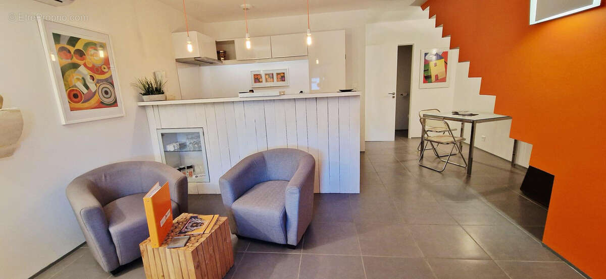 Maison à SUZE-LA-ROUSSE