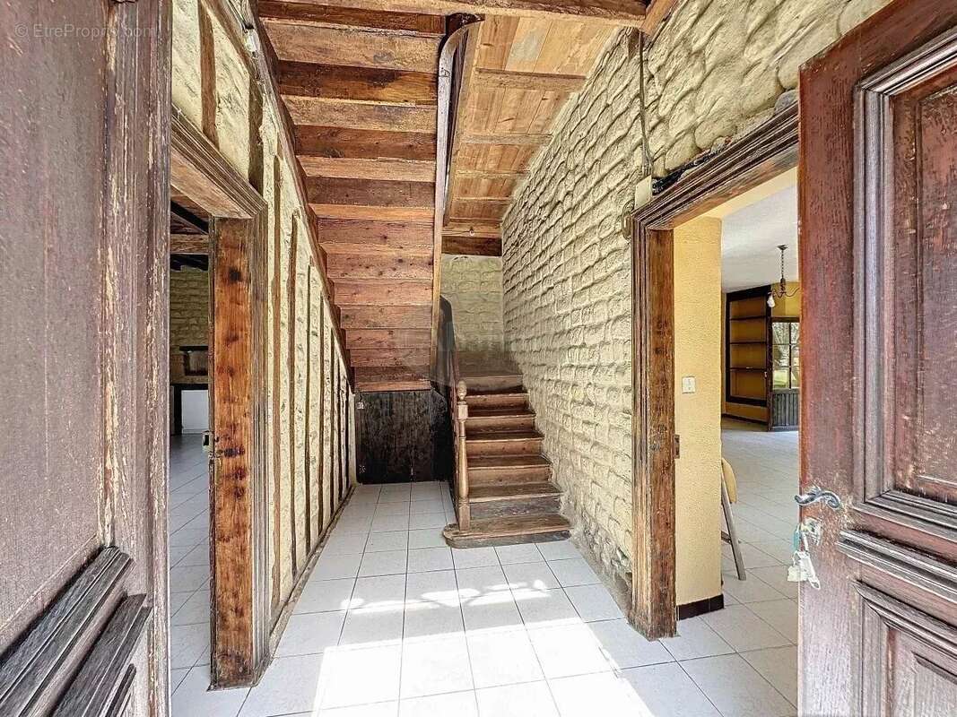 Maison à MONLEON-MAGNOAC