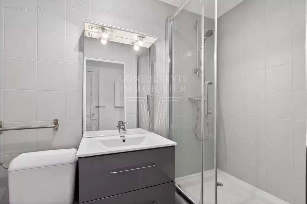 Appartement à LEVALLOIS-PERRET