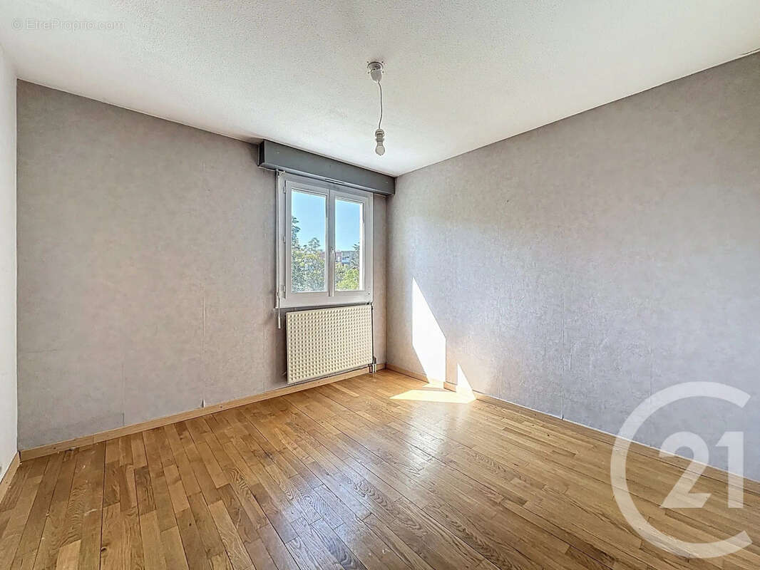 Appartement à DECINES-CHARPIEU