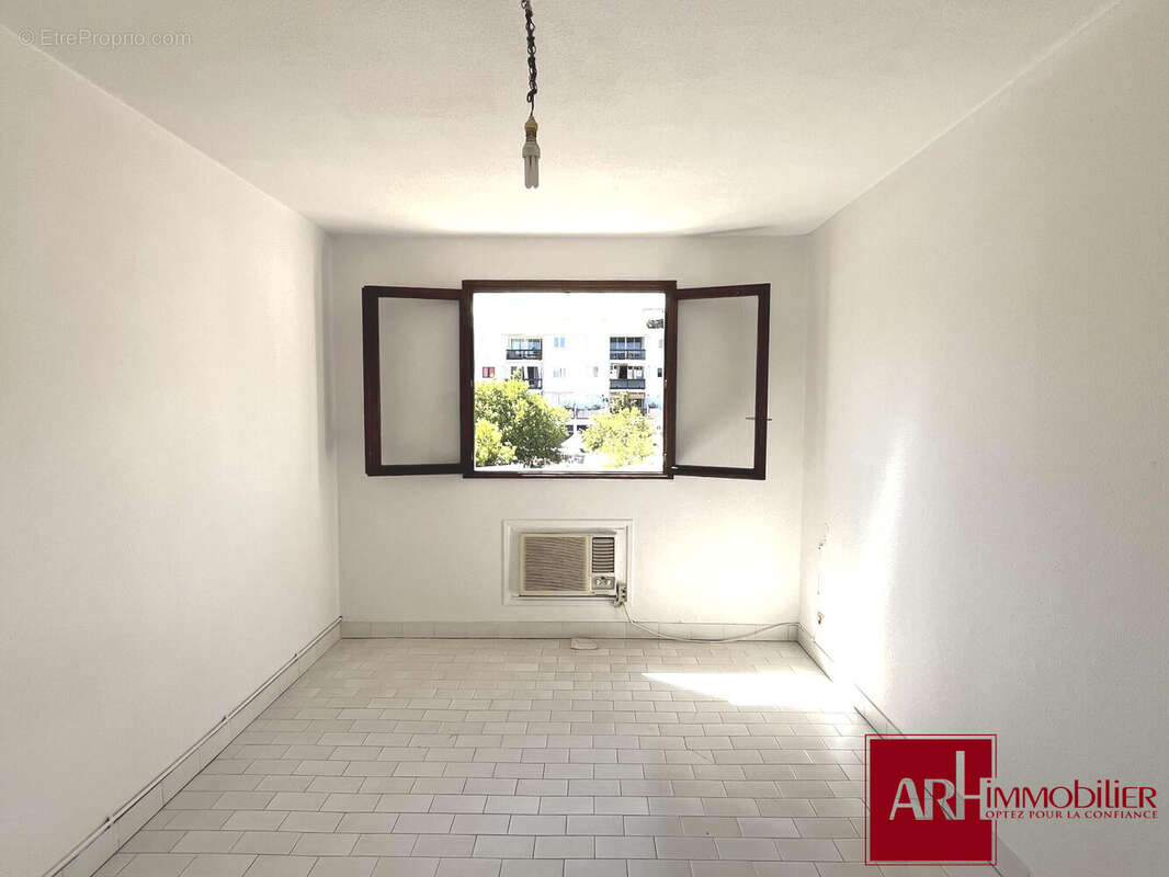 Appartement 66 m² à Saint-Paul  - photo 7