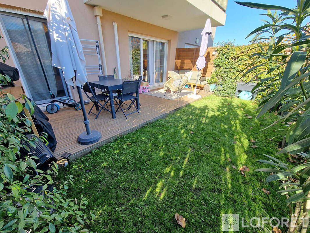 Appartement à CARROS