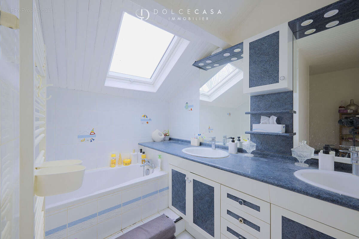 Maison à CHAMPS-SUR-MARNE