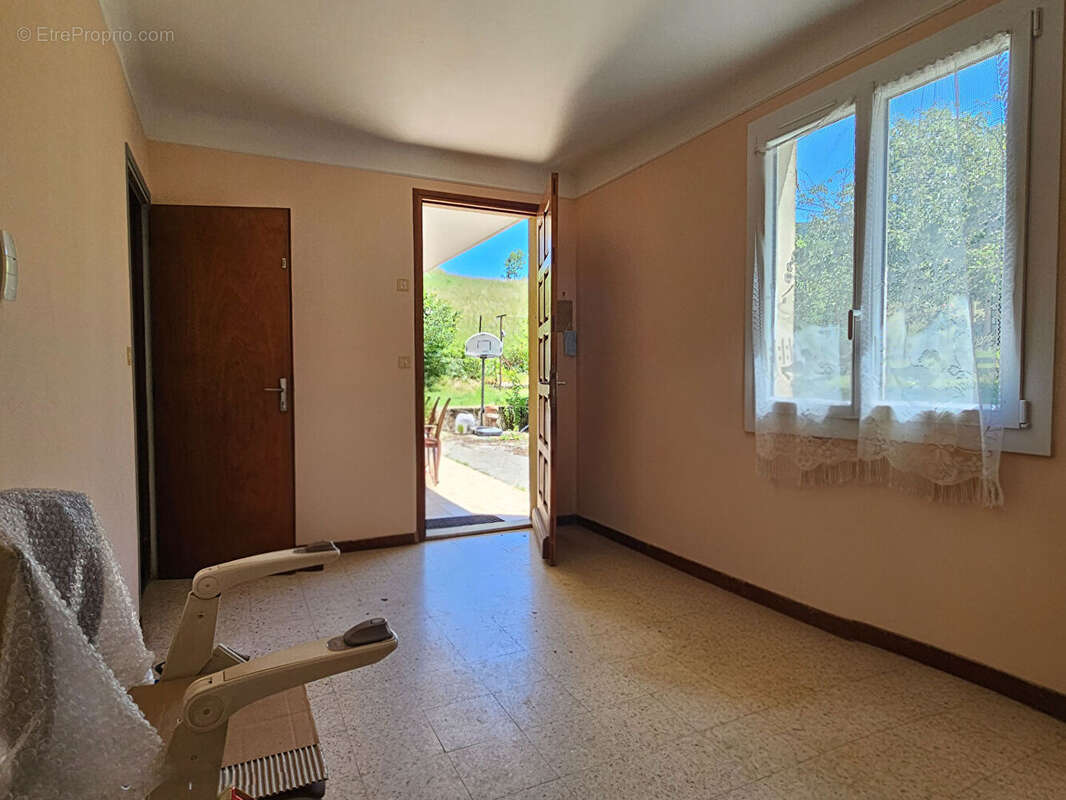 Maison Belesta 6 pièces avec jardin constructible - photo 10