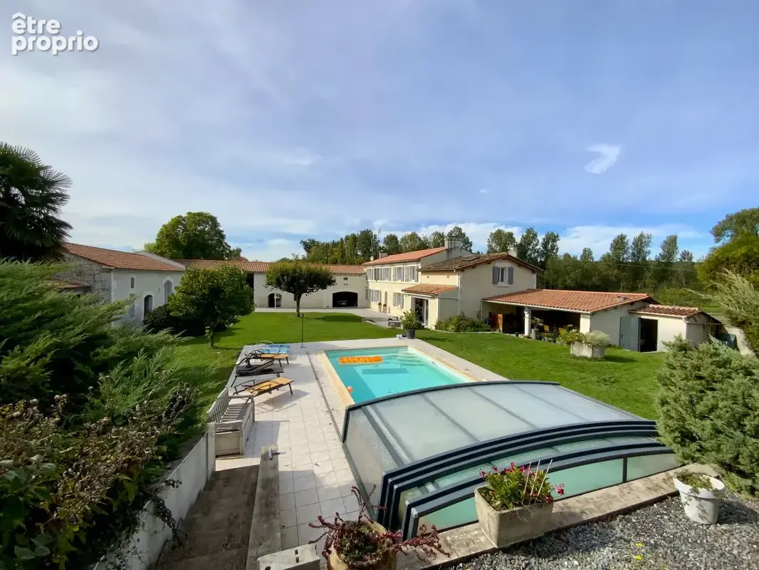 Demeure charentaise proche de Jonzac et Cognac - photo 2