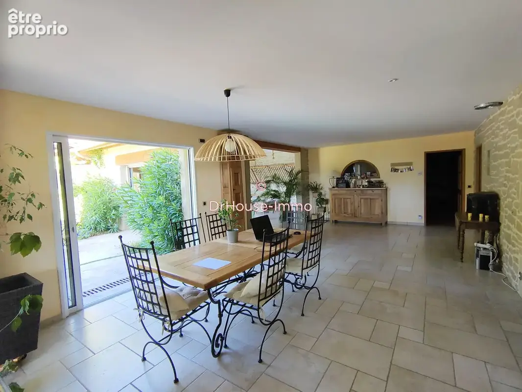 Maison 7 pièces 483 m² à vendre à Saint-Verand (38160) - photo 8