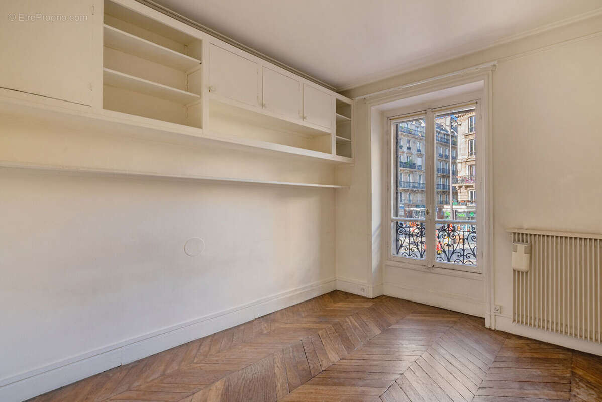 Appartement à PARIS-8E