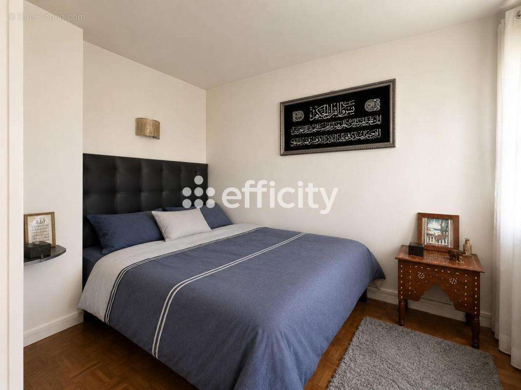 Appartement à LES PAVILLONS-SOUS-BOIS