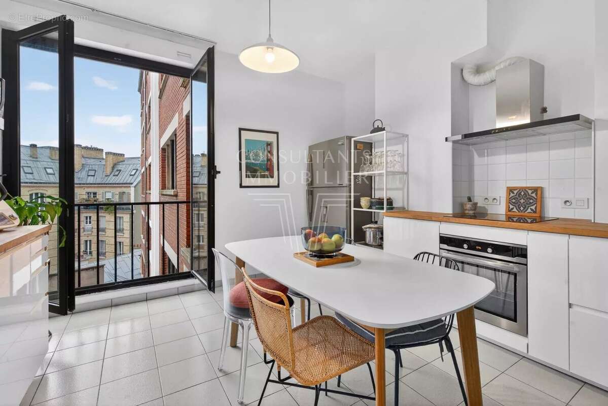 Appartement à PARIS-16E