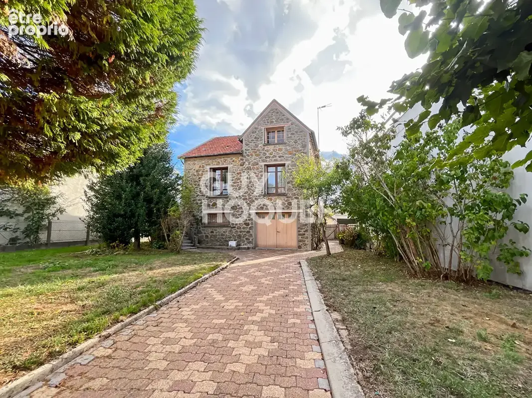Maison à vendre à Fontenay Trésigny - 5pièces, 3 chambres - photo 1