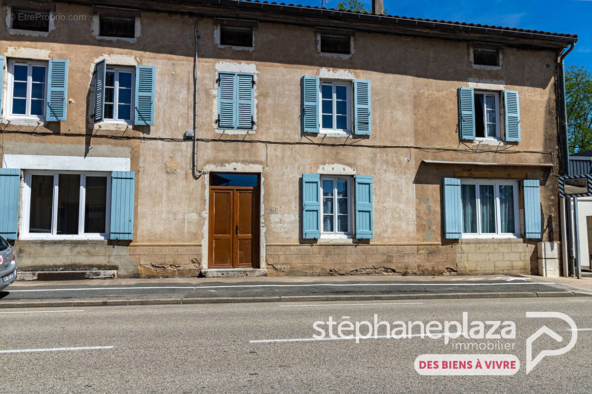 Appartement à COLIGNY