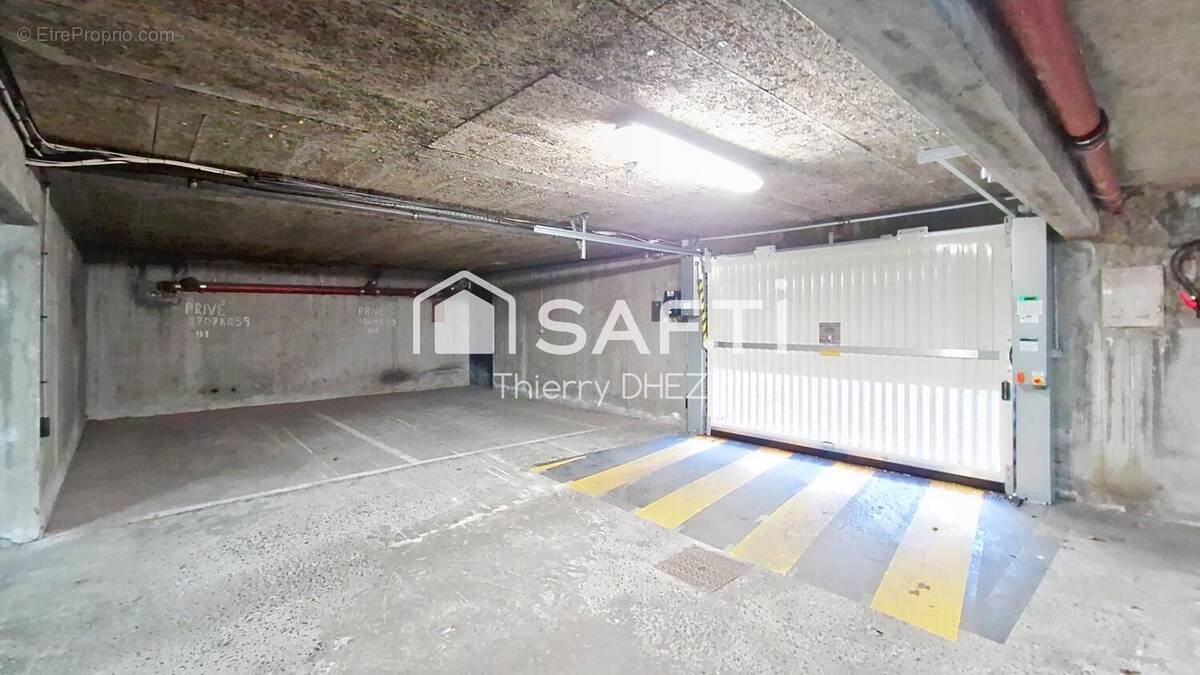 Photo 1 - Parking à LILLE