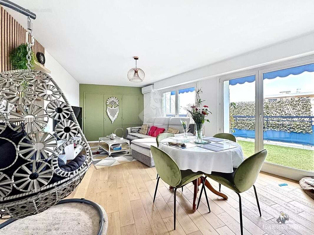 Appartement à LE CANNET