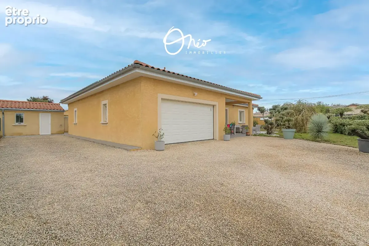 Mions - Maison de plain-pied de 118 m2 sur son terrain de 800 m2 - photo 6