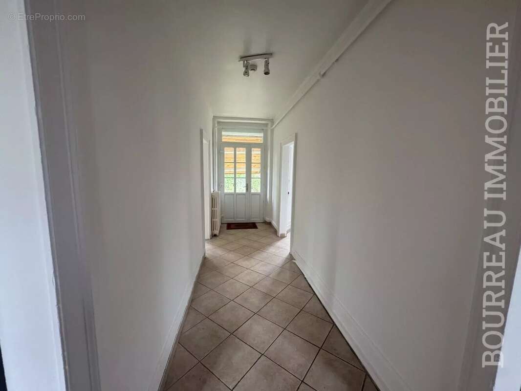 Maison à CHASSY