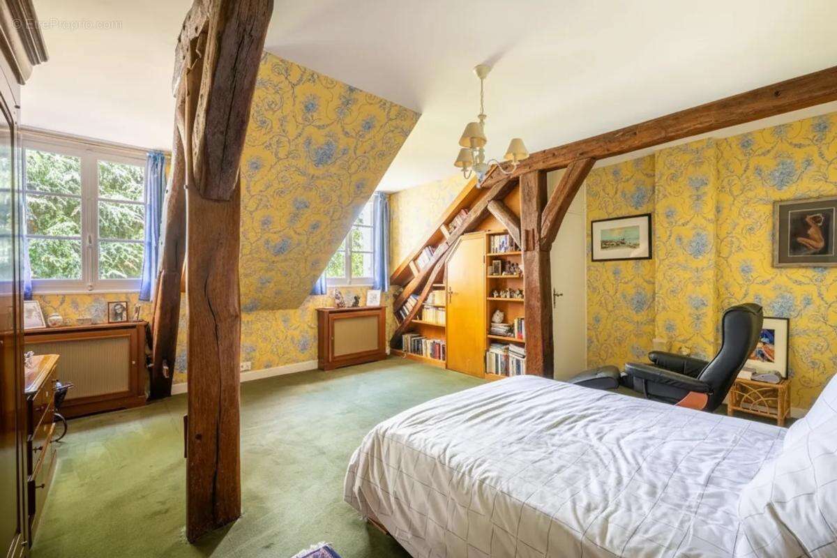 Maison de 8 pièces de 235 m² à Dammartin-en-Serve - photo 14