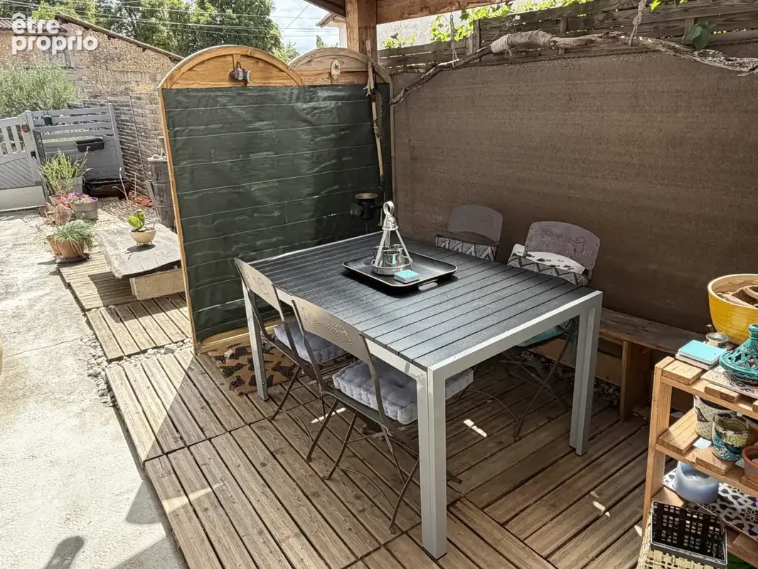 outside dining