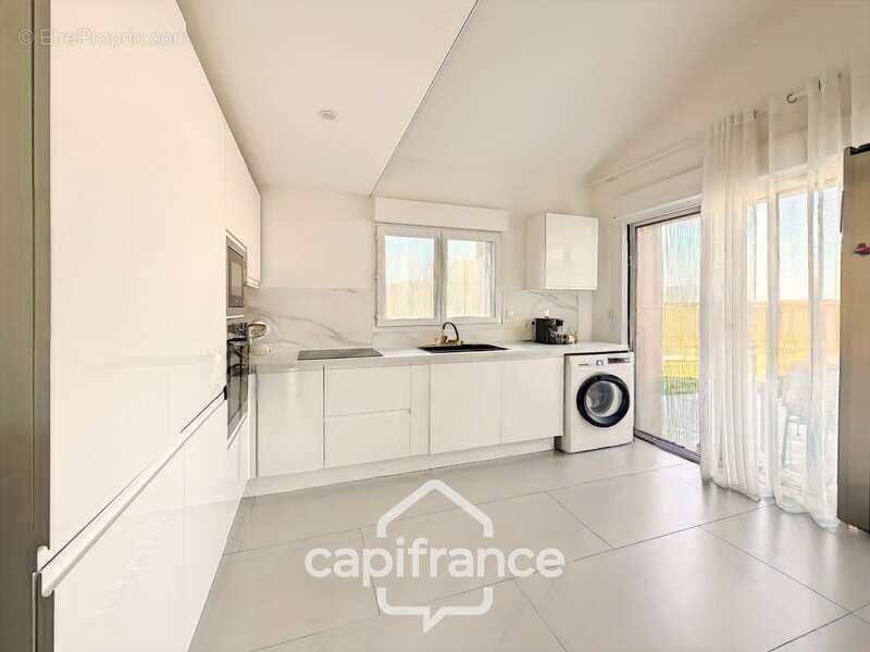 Maison plain-pied de 65,4m² à vendre à BEAUSEMBLANT (26) - photo 12