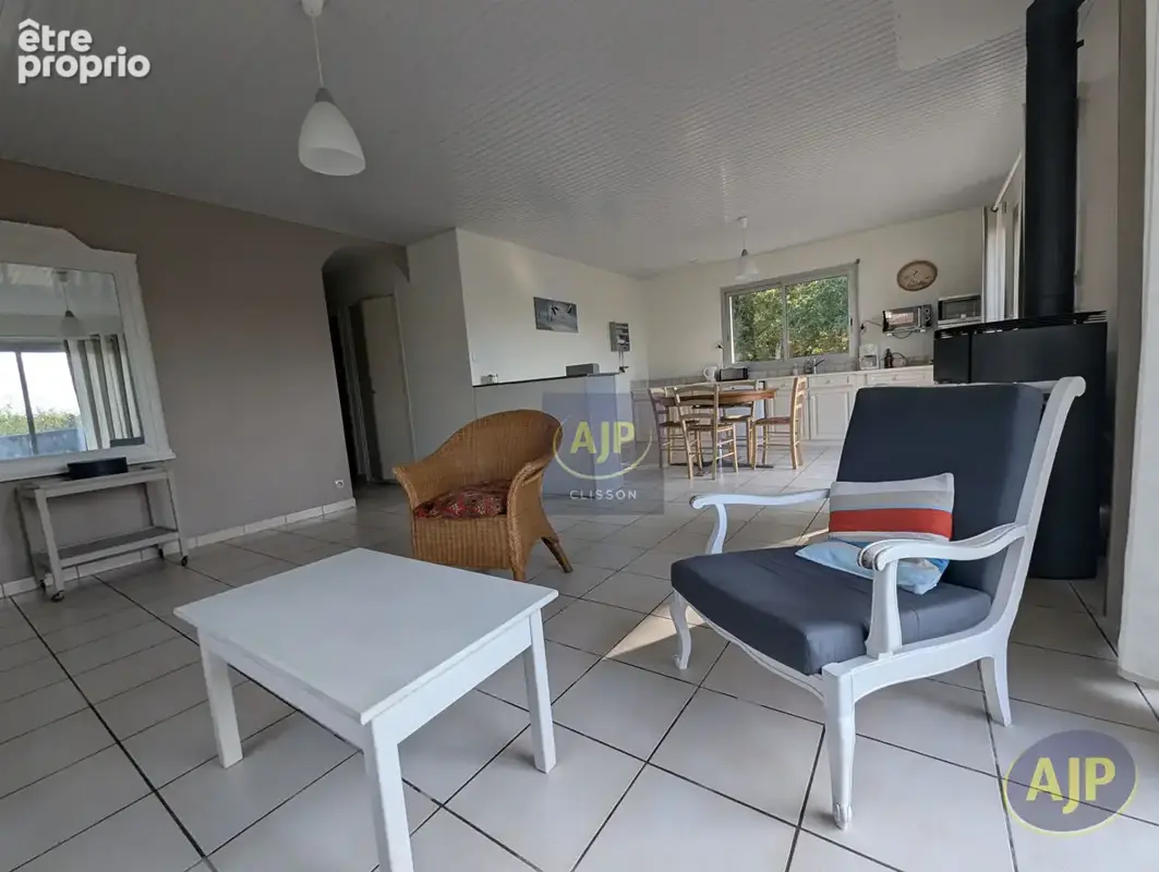 Maison 3 chambres  en village Monnieres. - photo 4