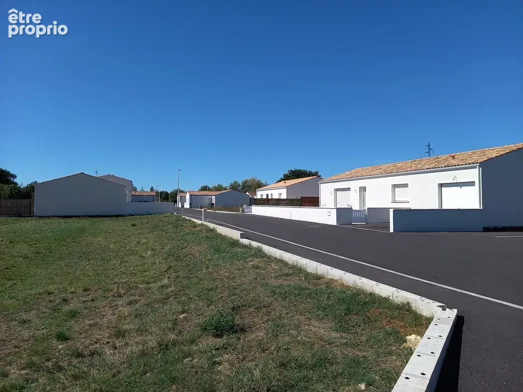 Photo Terrain à Saujon au prix de 69 080€