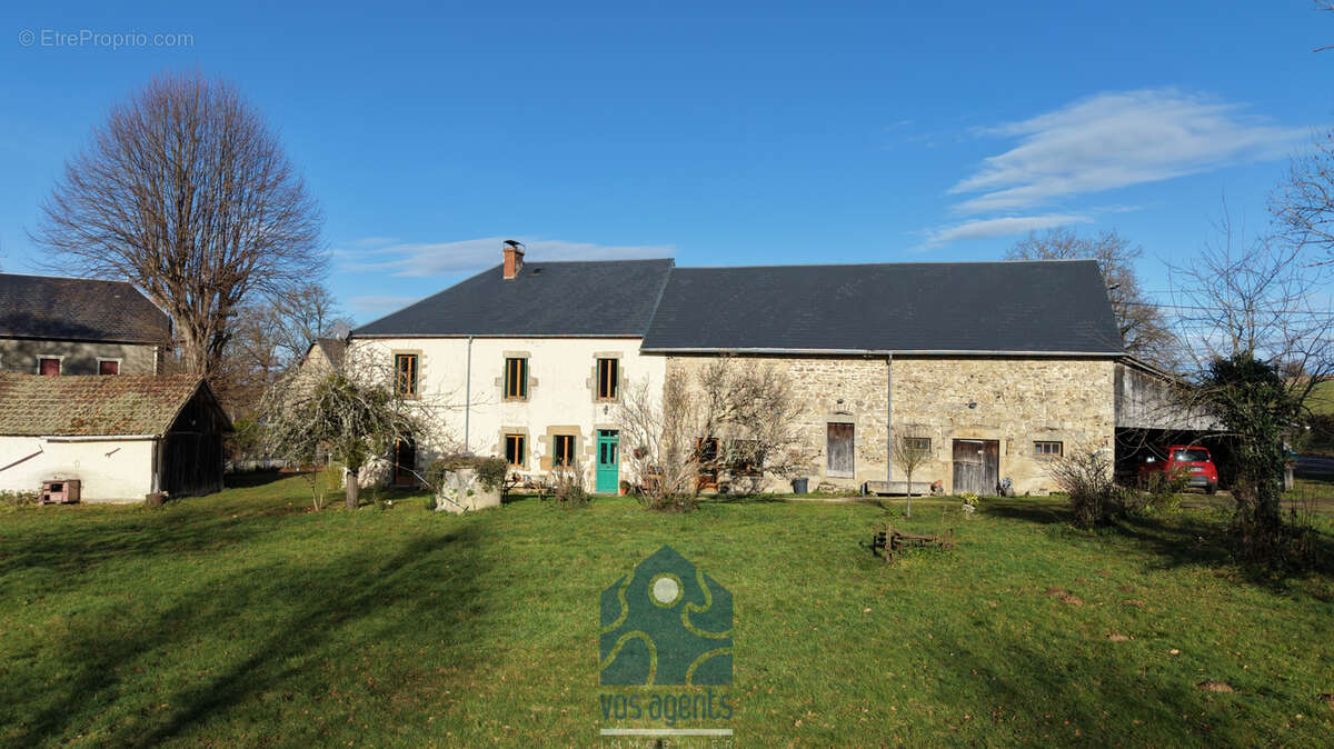 Maison à SAINT-GERVAIS-D'AUVERGNE