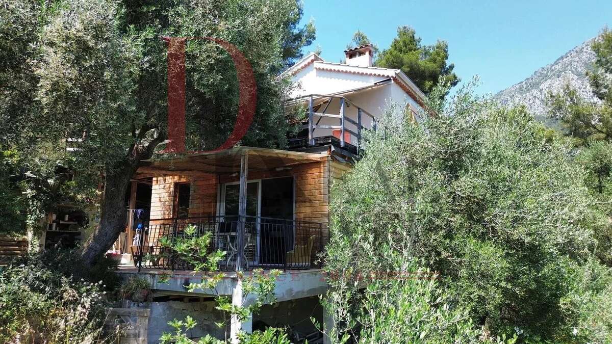 Appartement à CASTELLAR