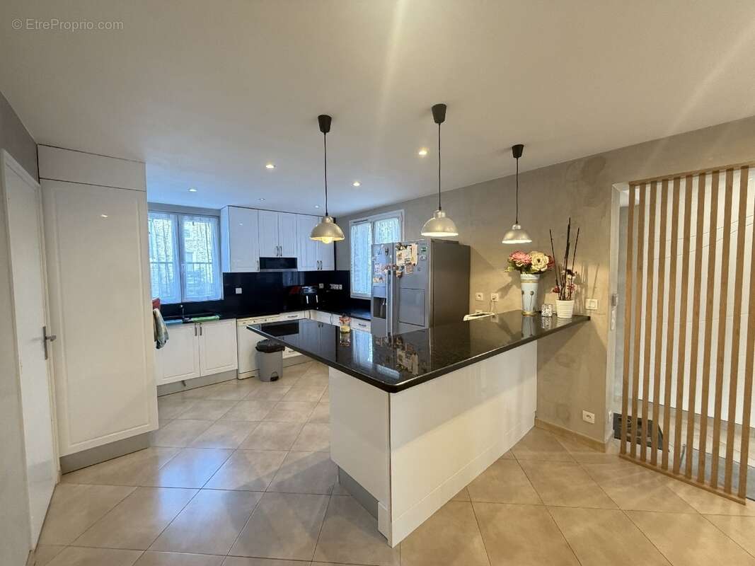 Maison à CHAMPIGNY-SUR-MARNE