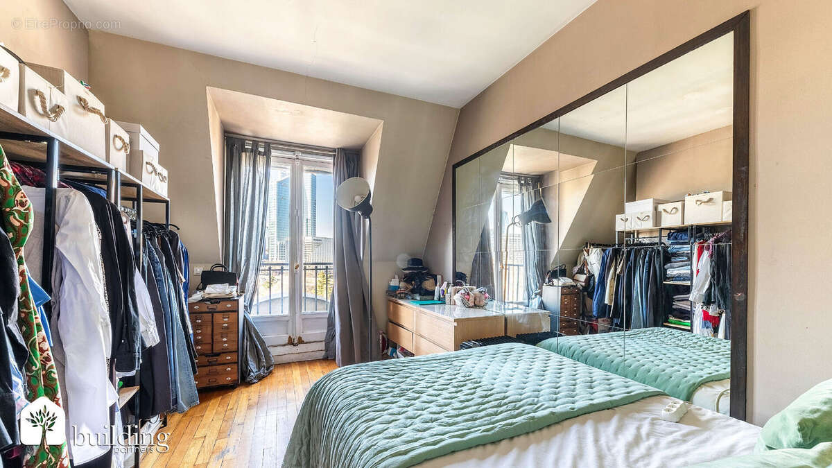 Appartement à NEUILLY-SUR-SEINE